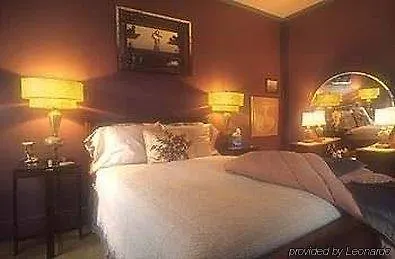 The Galen C. Moses House Hotel